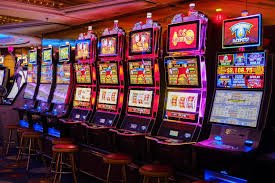 Layar data hongkong menampilkan live casino, sportsbook, dan permainan slot dalam satu aplikasi